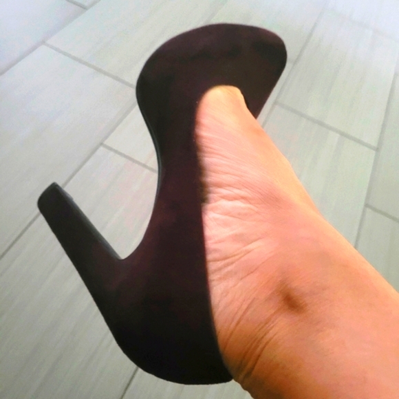 Wine colored heels - Picture 3 of 10